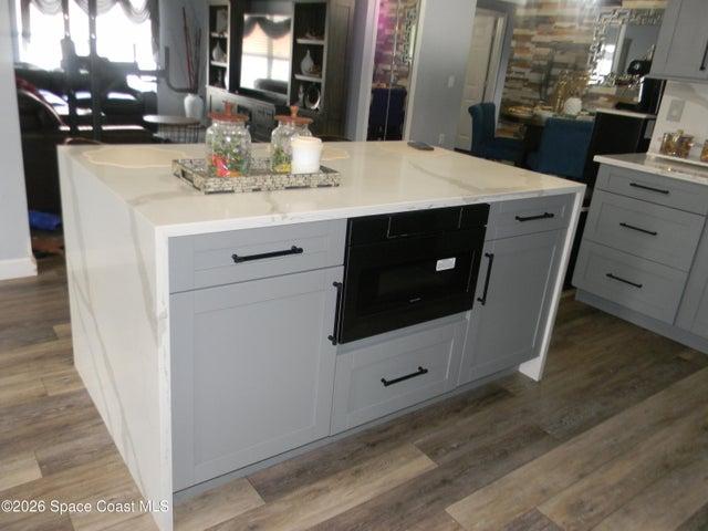 MICROWAVE OVEN