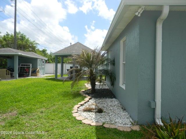 BACK PATIO LANDSCAPING