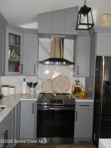 MODERN STOVE AND EXHAUST FAN