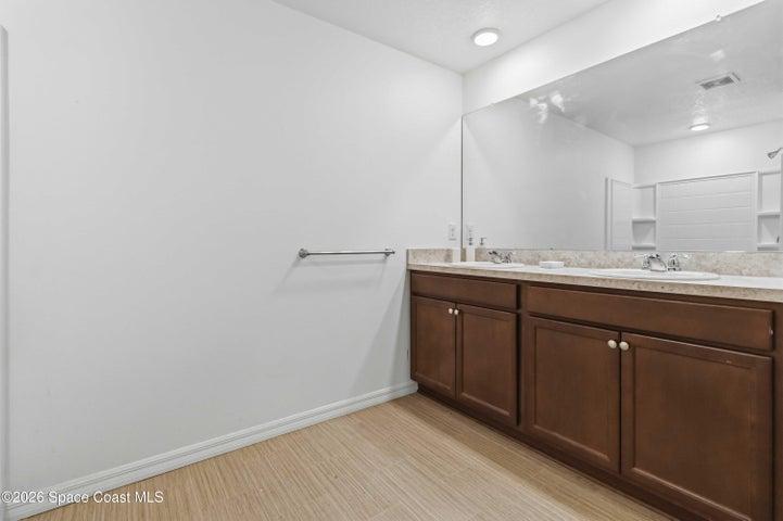 primary suite bathroom