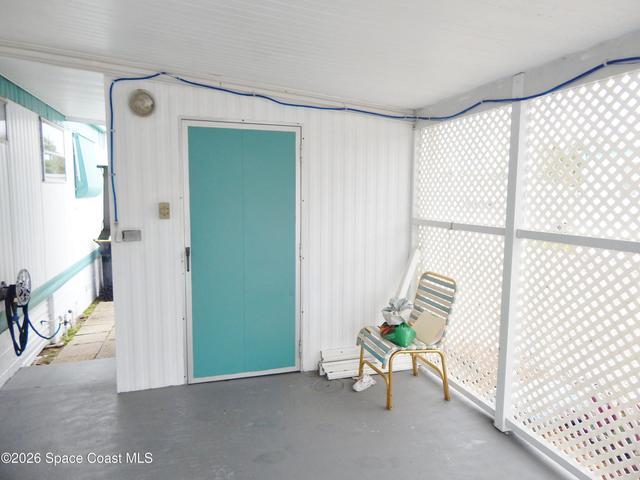 Storage shed with washer & dryer