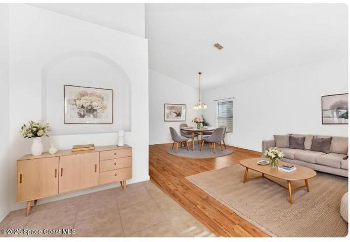 Entry/ formal dinning/ living area