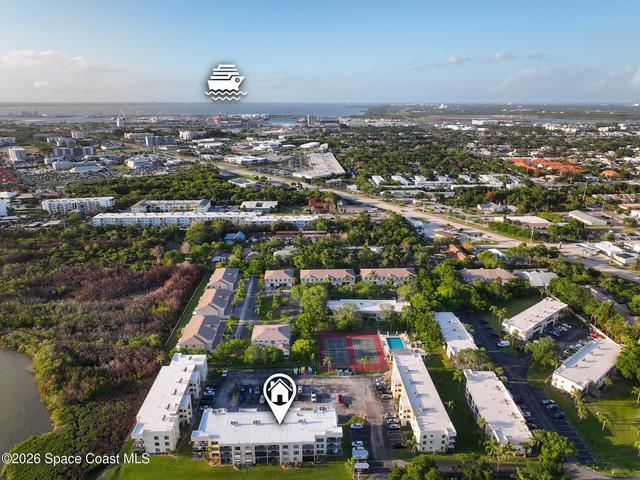 5 min drive to Port Canaveral for cruiselines