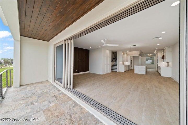 Ability to open from balcony to living room.
