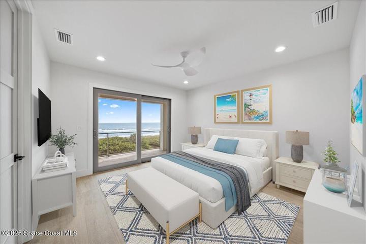 Oceanfront primary room & bath