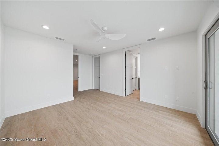 3rd floor bedroom with en suite