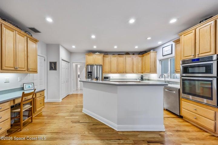 Cook Top is located in the island