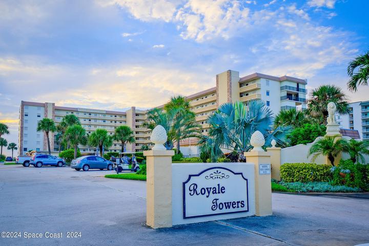Royale Towers Entrance