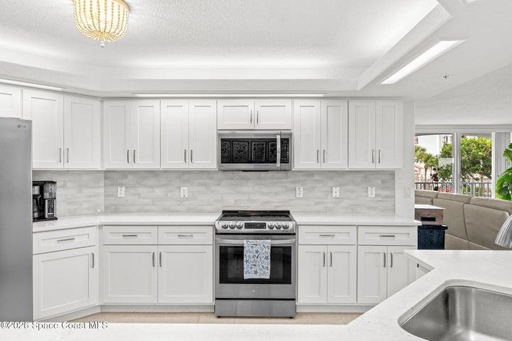 8924 Puerto Del Rio Drive 9204, Cape Canaveral, FL, 32920 photo 6