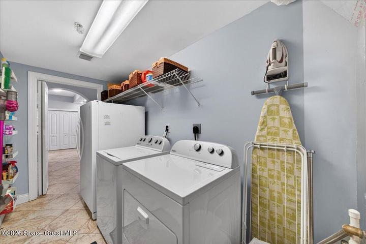 IN UNIT LARGE LAUNDRY