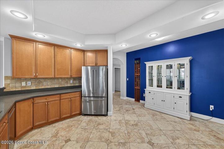 KITCHEN BUILT IN WINE RACK