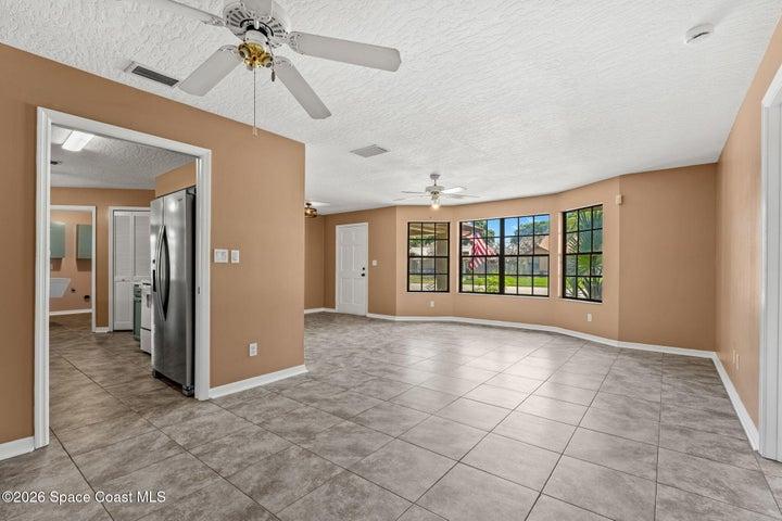 950 Whisperpine Drive, Melbourne, FL, 32901 photo 5