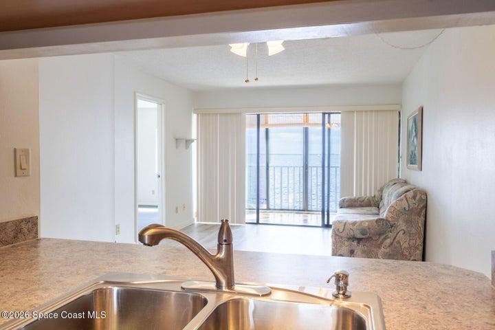 Kitchen4 with Breakfast Bar