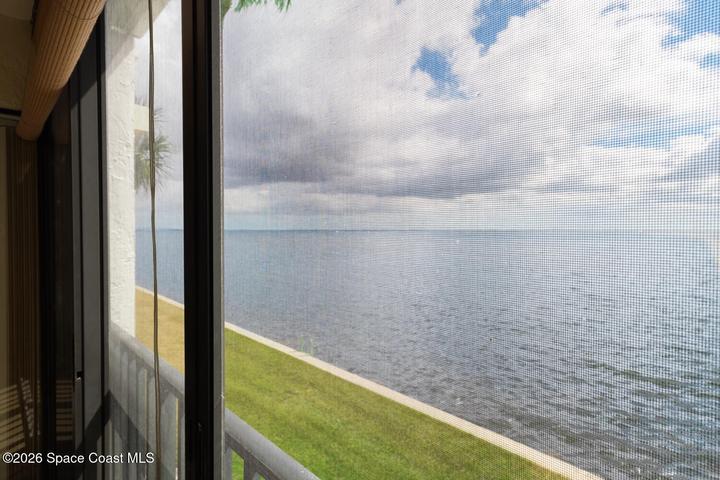 River view with Sea Wall to fish off or watch Launches!
