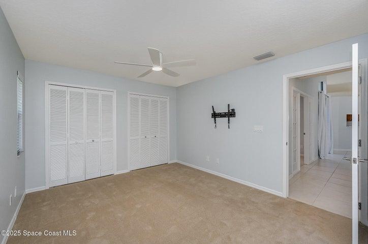 Guest bedroom 2