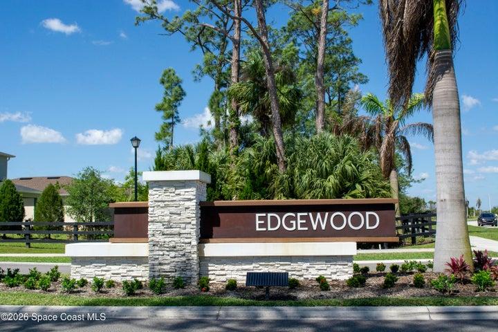 560 Veridian Circle NW, Palm Bay, FL, 32907 photo 2