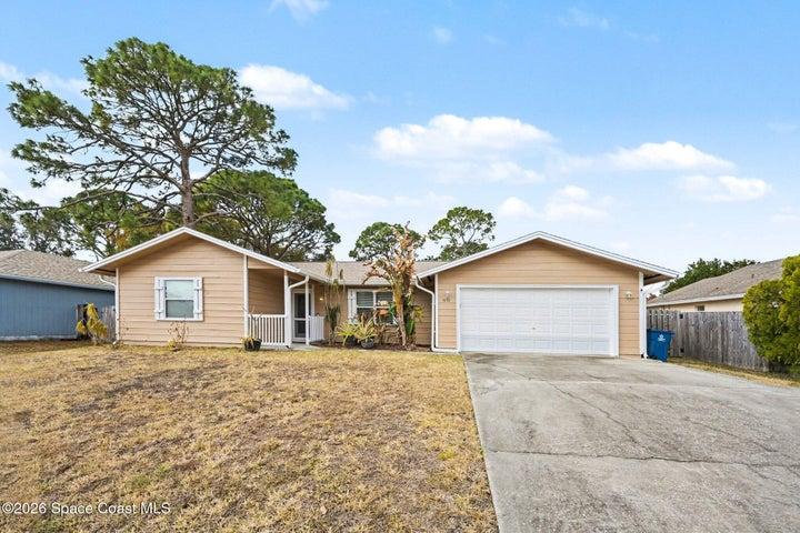1070 Lee Avenue NW, Palm Bay