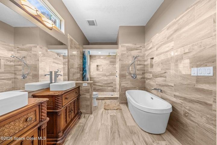 1044 Harbor Pines Drive, Merritt Island, FL, 32952 photo 25