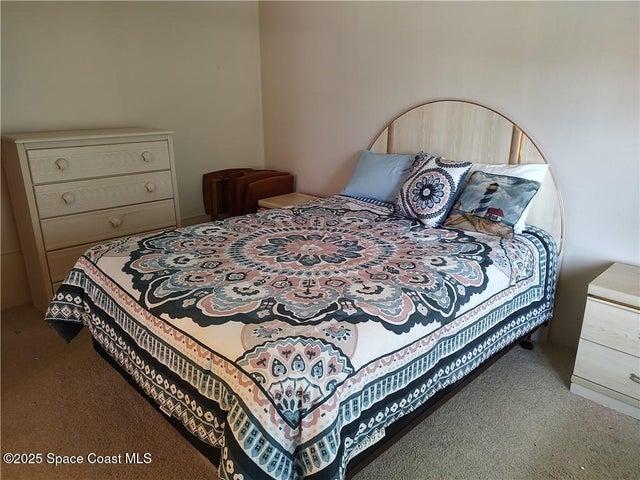 14/25 Fits King or Queen Bed