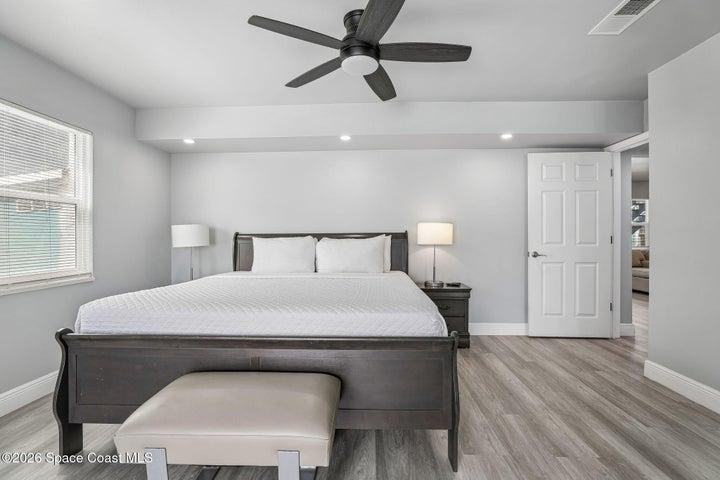Second floor bedroom 6 with ensuite bath
