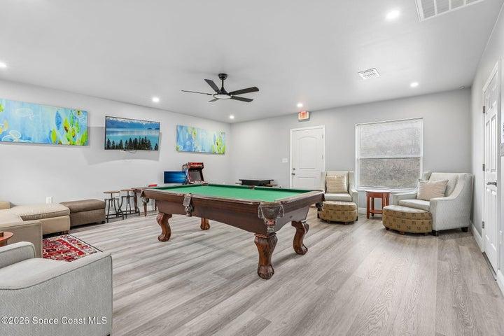 Game room/living with access to exterior