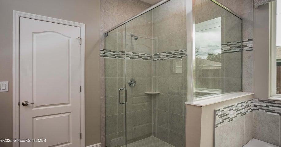 Model home - actual features may vary.