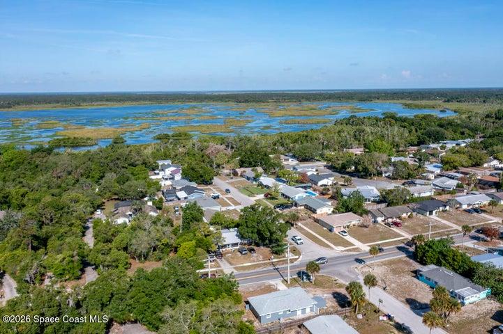 825 N Carpenter Road, Titusville, FL, 32796 photo 4