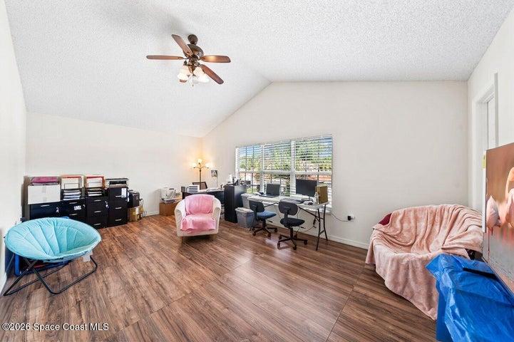 Upstairs flex space