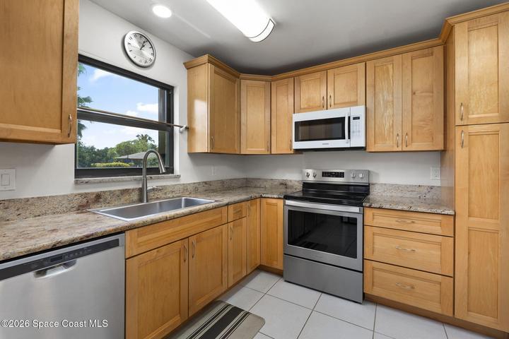 3209 S Lakeview Circle 8101, Fort Pierce, FL, 34949 photo 12