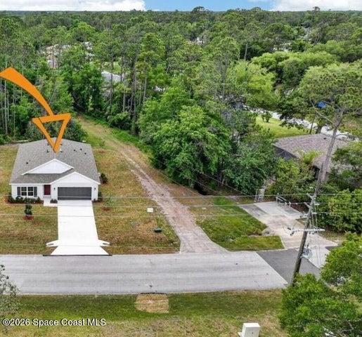 Very Large Easement with wooded lot next door