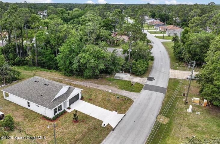 Very Large Easement with wooded lot next door