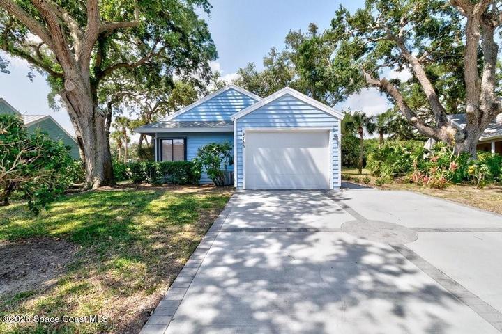 9735 N Marina Drive - a lovely 3 bedroom/2 bath/1 car garage home in PELICAN POINTE III.