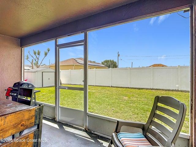 Screened Rear Patio