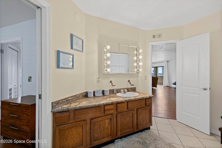 Jack N Jill Bath between Hall and Second Bedroom