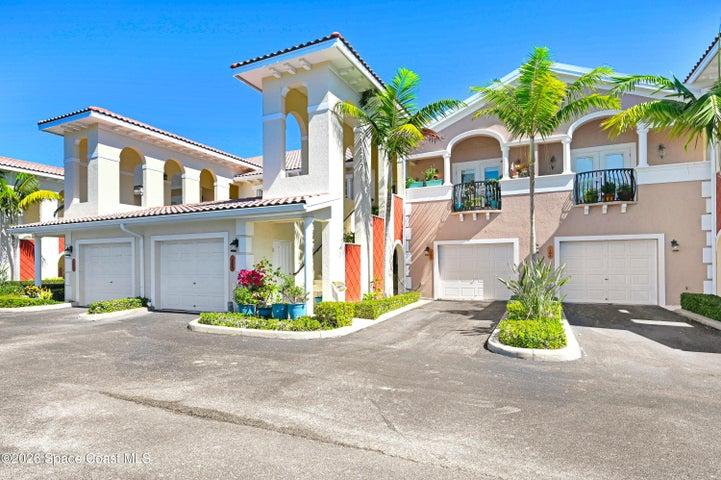 127 Lancha Circle 203, Indian Harbour Beach