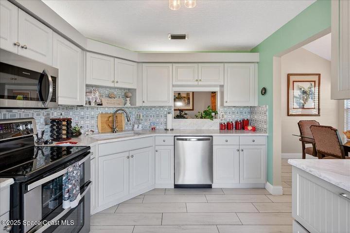 1827 Aynsley Way 4, Vero Beach, FL, 32966 photo 7