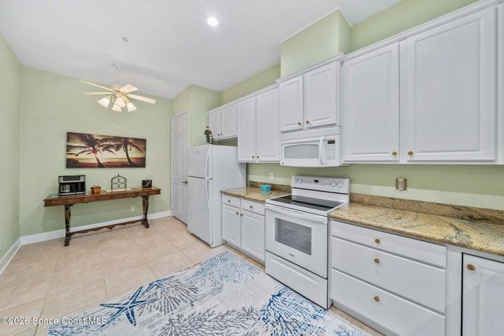 2340 Water Oaks Lane 223, Vero Beach, FL, 32962 photo 13