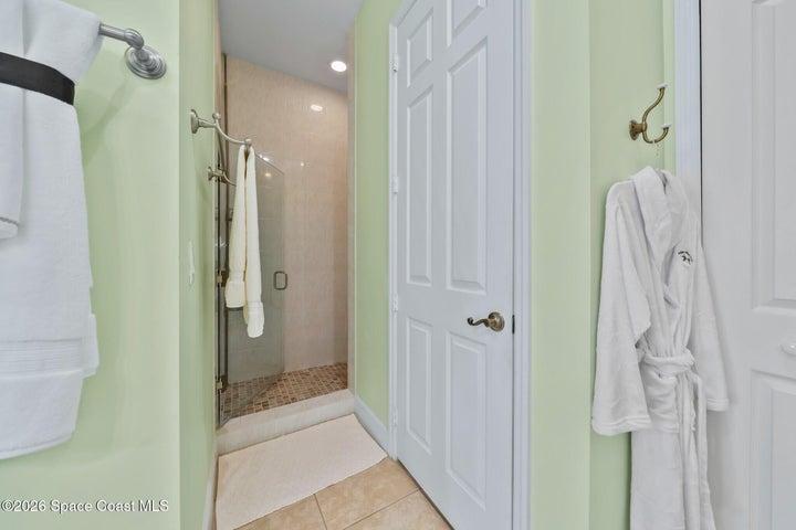 2340 Water Oaks Lane 223, Vero Beach, FL, 32962 photo 18