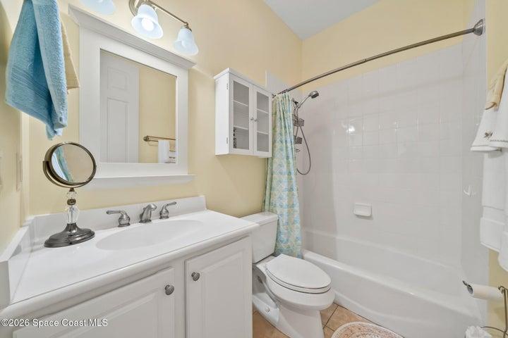 2340 Water Oaks Lane 223, Vero Beach, FL, 32962 photo 23