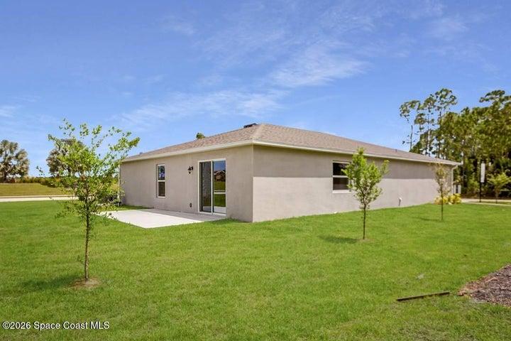 Model home - actual features may vary.