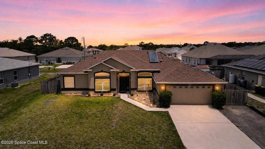 567 Mimosa Street SW, Palm Bay