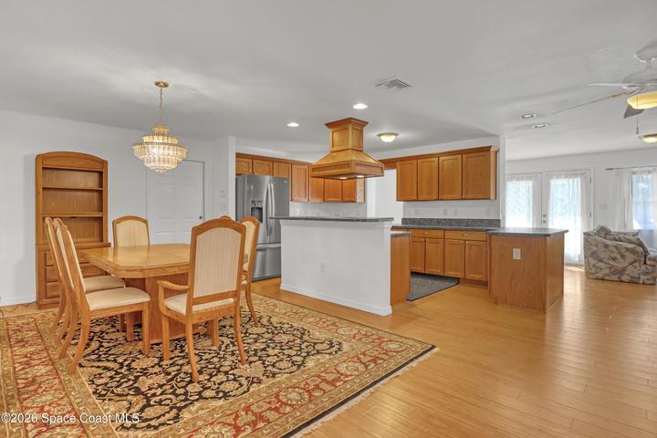 Beautiful Kitchen with Oak cainetry.