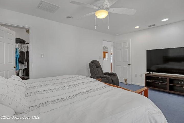 Main bedroom.