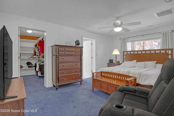 Main bedroom.
