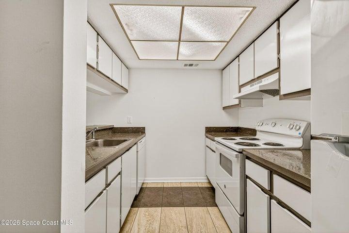 Galley kitchen , this unit has brand new appliances