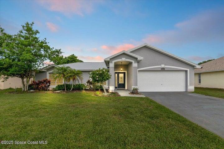897 Hunters Creek Drive, Melbourne