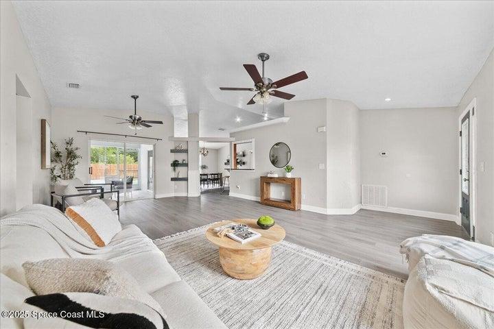 897 Hunters Creek Drive, Melbourne, FL, 32904 photo 9
