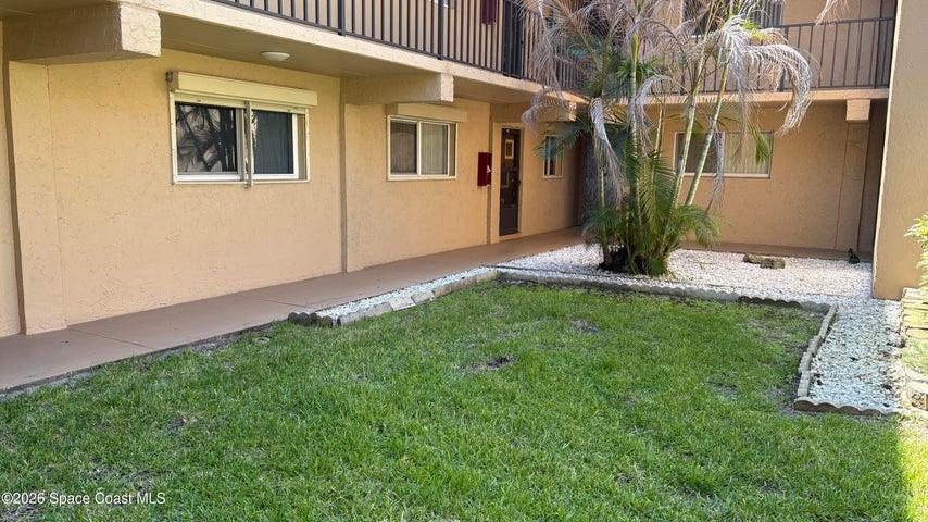 Entry area of unit