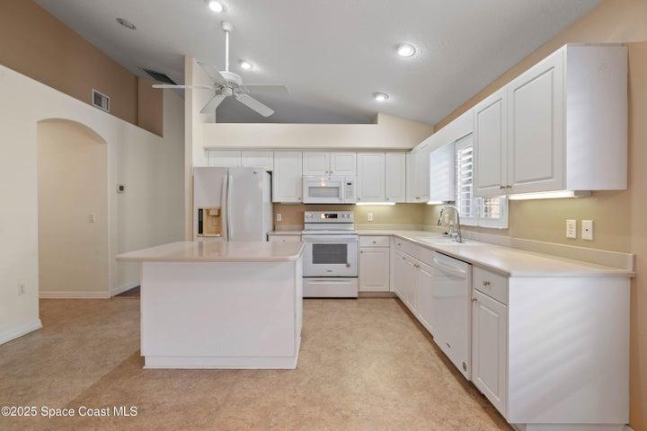 741 Indian Oaks Drive, Melbourne, FL, 32901 photo 3