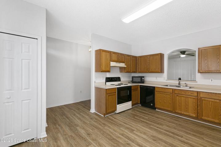 855 Sandhurst Court, Titusville, FL, 32780 photo 4
